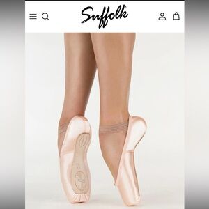 Women's Satin Ballet Pointe Shoes in Cream